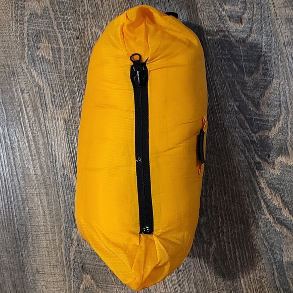 Men Like New Polar Gear reversible yellow & black Vest pocket is carrying bag LG - Picture 14 of 16